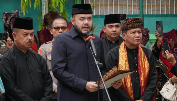 KAN Pauh IX Dikukuhkan, Fadly Amran Dorong Adat Jadi Benteng Generasi Muda dari Tawuran