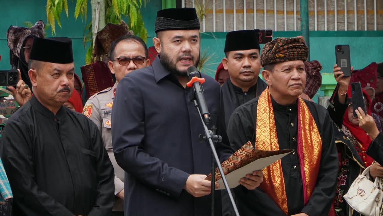 KAN Pauh IX Dikukuhkan, Fadly Amran Dorong Adat Jadi Benteng Generasi Muda dari Tawuran