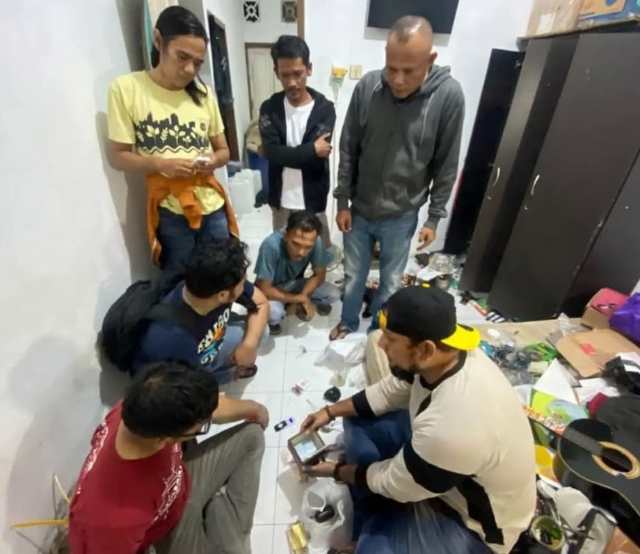 Oknum ASN Asal Padang Dicokok Tim Lupak di Dharmasraya, Sabu dan Timbangan Digital Disita!